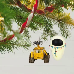 Hallmark Shop -Hallmark Shop DisneyPixar WallE and Eve Keepsake Ornament 2199QXD6609 02